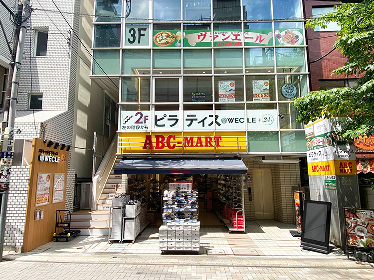浦和店 内観